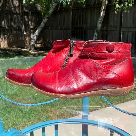 Jafa Shoes - Jafa Red Booty Ankle Boot Size 37/7 NWOB